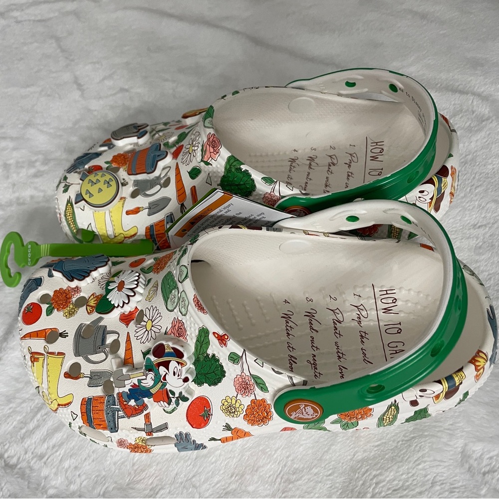 Disney Garden Crocs size 6w-4m